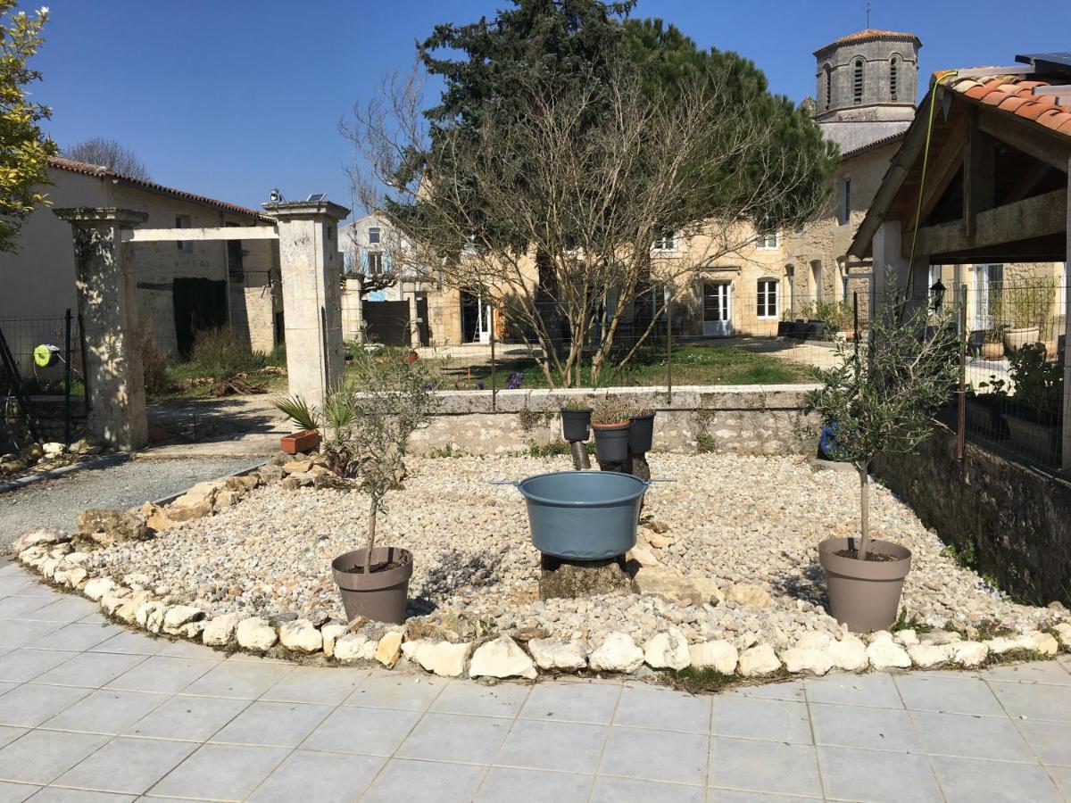 Gites Jardin-Darcy - Piscine Au Sel Bois Exterior photo