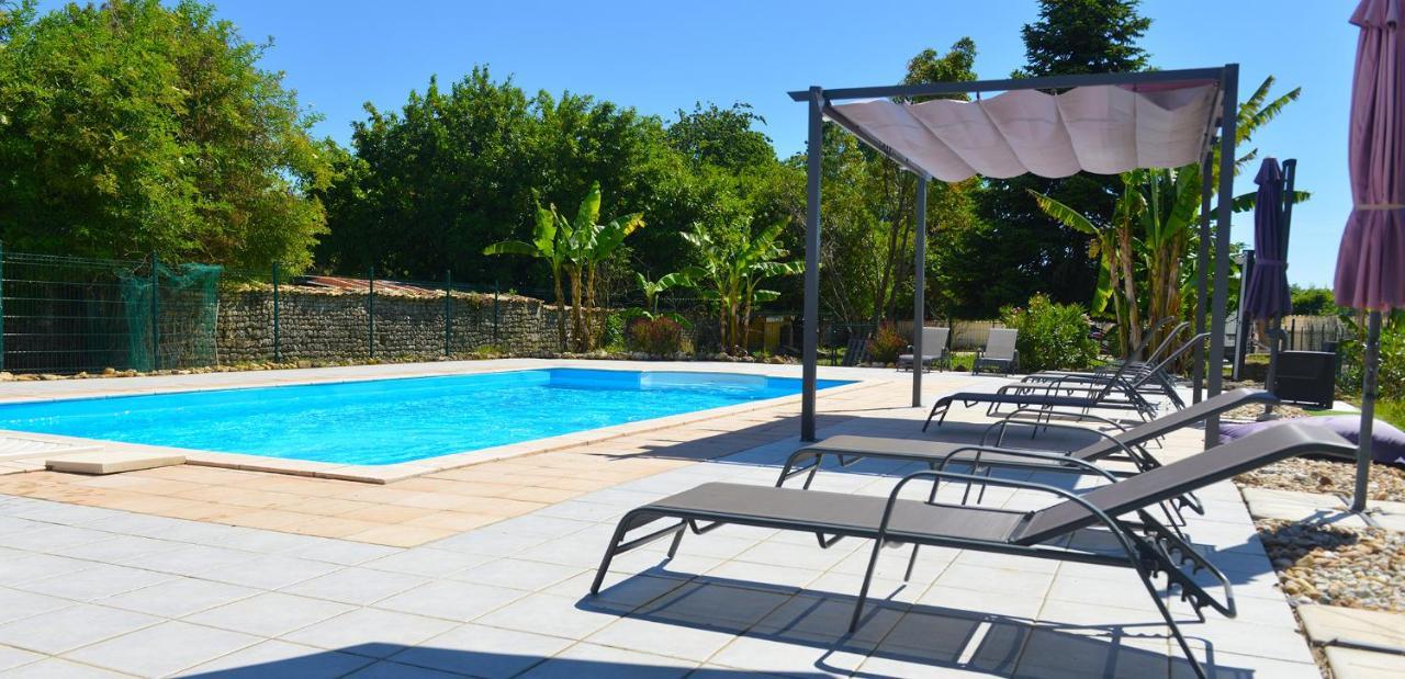 Gites Jardin-Darcy - Piscine Au Sel Bois Exterior photo