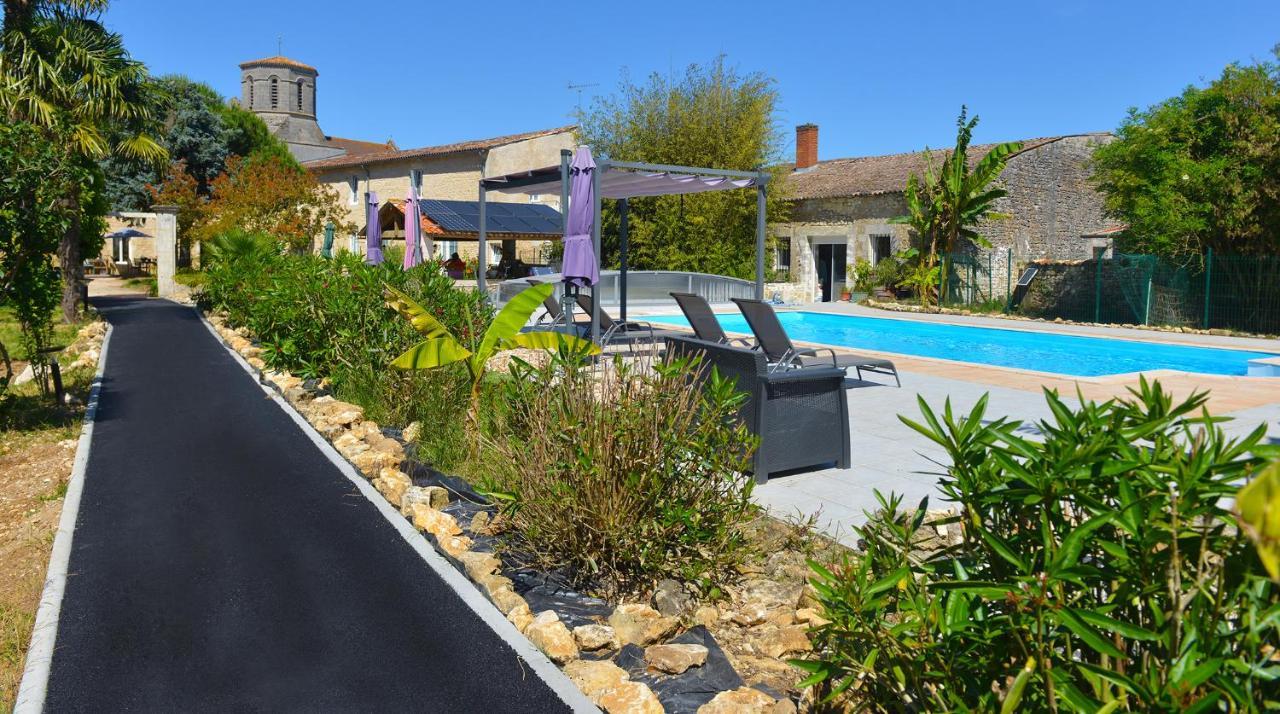 Gites Jardin-Darcy - Piscine Au Sel Bois Exterior photo